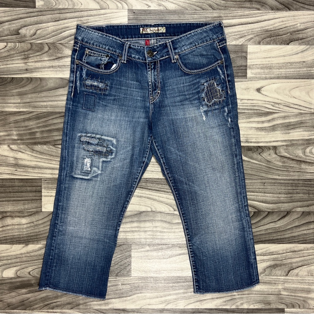 BKE Culture Capri Jeans, Distressed, Raw Hem 32 Y2K